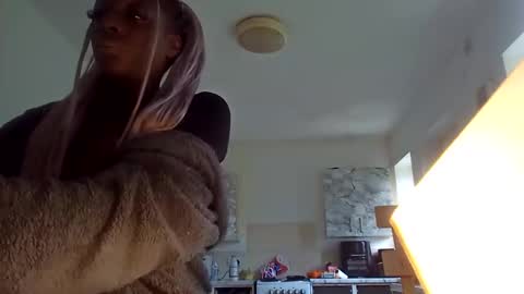 Snapshot of mertonalexis chatting on 03/24/26, 11:37 Alexismerton online show from 03/24/26, 11:37