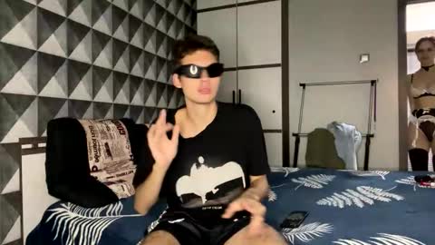 Snapshot of merycouple chatting on 10/04/25, 05:33 Johnny and Hailey online show from 10/04/25, 05:33