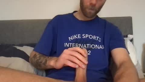 Snapshot of messageme11 chatting on 12/17/24, 01:05 messageme11 online show from 12/17/24, 01:05