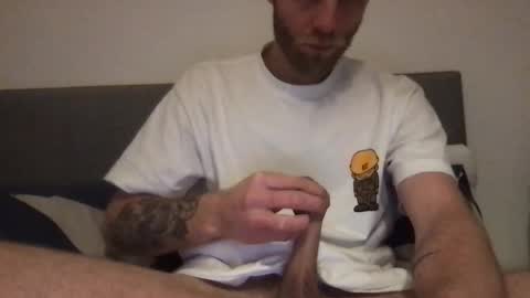 Snapshot of messageme11 chatting on 01/19/25, 05:18 messageme11 online show from 01/19/25, 05:18