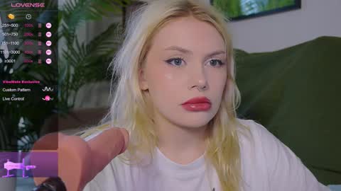 Stella online show from 09/29/25, 06:40