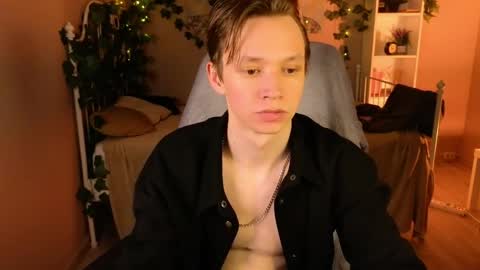 Snapshot of meverik_oushen chatting on 06/02/26, 12:29 MEVERIK OUSHEN online show from 06/02/26, 12:29