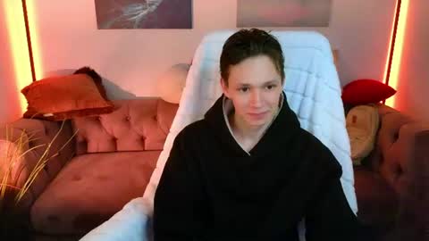 MEVERIK OUSHEN online show from 07/22/26, 08:22