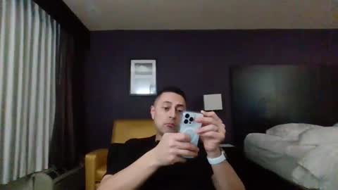 Snapshot of mexirican80 chatting on 11/15/25, 06:00 The MexiRican online show from 11/15/25, 06:00