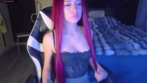 Snapshot of mezzalunaa chatting on 11/21/25, 01:26 vollmond online show from 11/21/25, 01:26