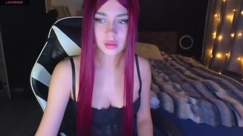 Snapshot of mezzalunaa chatting on 12/16/25, 12:15 vollmond online show from 12/16/25, 12:15