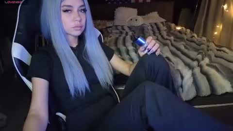 Snapshot of mezzalunaa chatting on 06/17/26, 06:42 vollmond online show from 06/17/26, 06:42