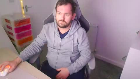 Snapshot of mg_of chatting on 12/16/25, 08:19 mg-of online show from 12/16/25, 08:19