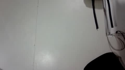 pretty online show from 09/17/25, 03:03