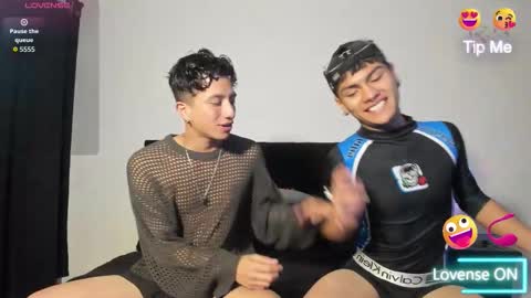 Snapshot of mhatias_ chatting on 10/18/25, 04:59 MATHIAS online show from 10/18/25, 04:59