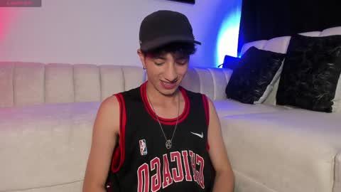 Snapshot of mhatias_ chatting on 05/13/26, 05:49 MATHIAS online show from 05/13/26, 05:49