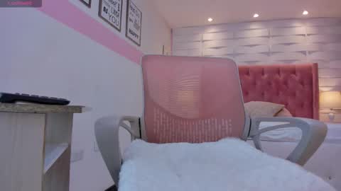 Snapshot of mhellissaw chatting on 10/24/25, 10:00 melissa online show from 10/24/25, 10:00