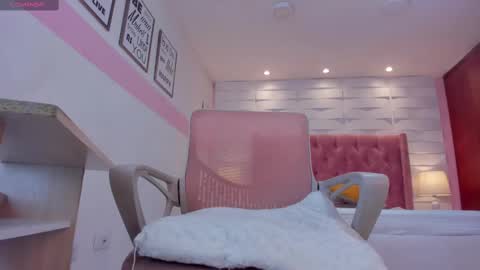 Snapshot of mhellissaw chatting on 10/29/25, 09:44 melissa online show from 10/29/25, 09:44