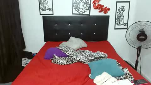 mhia1972 online show from 10/28/25, 05:48