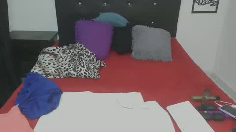 mhia1972 online show from 12/14/25, 04:01