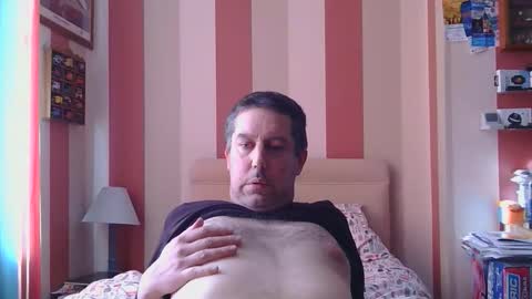 Snapshot of mhunk123 chatting on 09/28/25, 03:17 mhunk123 online show from 09/28/25, 03:17