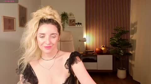 mi1a_ online show from 06/27/26, 12:22
