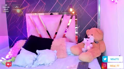 Snapshot of mia77_ chatting on 01/16/26, 03:43 Mia online show from 01/16/26, 03:43