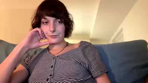 Snapshot of mia_177 chatting on 11/15/25, 09:32 mia_177 online show from 11/15/25, 09:32