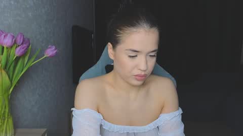 Mia online show from 03/10/25, 05:00