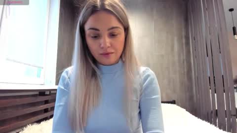 Mia online show from 11/24/25, 03:17