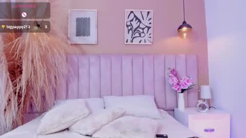 mia__bailey_ online show from 07/23/26, 10:08