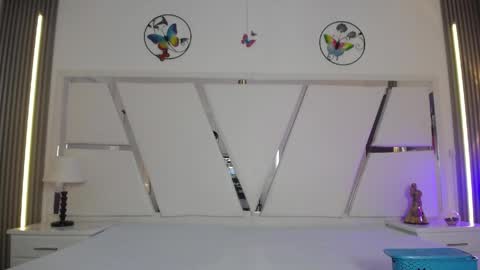 Snapshot of mia__kross_ chatting on 05/30/26, 07:00 Mia online show from 05/30/26, 07:00