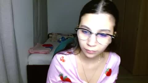 Mia online show from 11/26/25, 02:23
