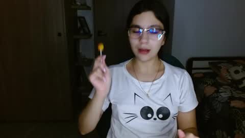 Mia online show from 05/20/26, 02:07