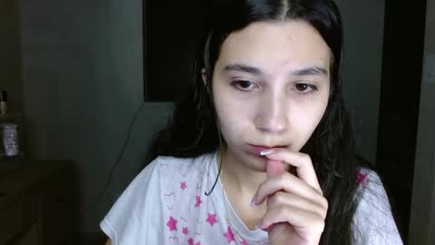 Mia online show from 06/08/26, 01:50