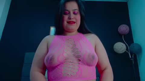 Snapshot of mia__xx1 chatting on 10/05/25, 01:48 C A L L M E M I A online show from 10/05/25, 01:48