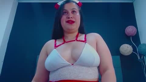 Snapshot of mia__xx1 chatting on 10/31/25, 03:07 C A L L M E M I A online show from 10/31/25, 03:07