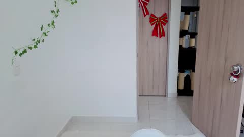 Snapshot of mia_adams66 chatting on 12/14/25, 05:40 Mia adams online show from 12/14/25, 05:40