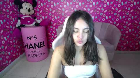 Mia  online show from 03/09/25, 07:23