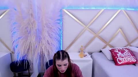 Snapshot of mia_adamss_ chatting on 12/06/24, 02:17 9 am - 4 p 7 am - 1 pm online show from 12/06/24, 02:17