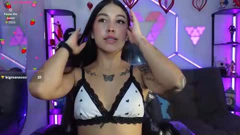 mia_adamsxxx online show from 07/23/26, 07:12