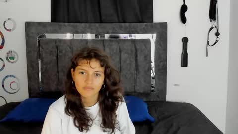 Snapshot of mia_and_kenai chatting on 12/17/25, 12:22 Mia and Kenai online show from 12/17/25, 12:22