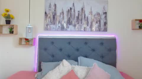 M I A  A Y R A online show from 11/16/25, 03:28