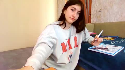 Snapshot of mia_beauti_live chatting on 04/28/26, 12:54 mia_beauti_live online show from 04/28/26, 12:54