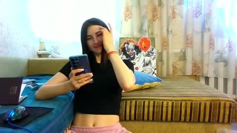 Snapshot of mia_beauti_live chatting on 06/04/26, 10:10 mia_beauti_live online show from 06/04/26, 10:10