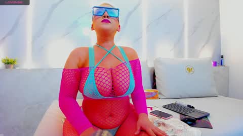 Mia  online show from 12/29/24, 11:40