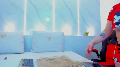 Mia  online show from 01/27/25, 11:00