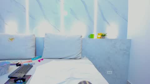 Mia  online show from 01/30/25, 07:59