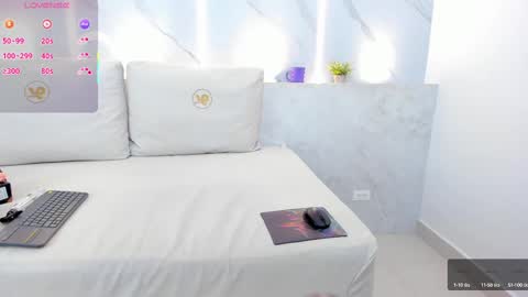 Mia  online show from 02/11/25, 03:08