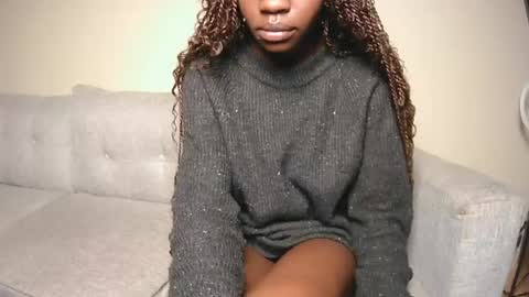 Snapshot of mia_bellie2 chatting on 05/18/26, 09:48 mia_bellie2 online show from 05/18/26, 09:48