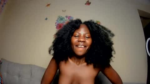 mia_bellie2 online show from 07/09/26, 10:14