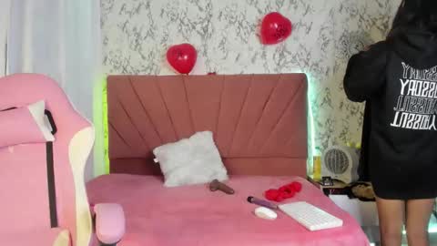 Snapshot of mia_belmontee chatting on 06/08/26, 09:37 follow me MIA online show from 06/08/26, 09:37