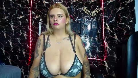 Snapshot of mia_boobs_19 chatting on 10/30/25, 01:51 mia Independent model Thanks to everyone for your support online show from 10/30/25, 01:51