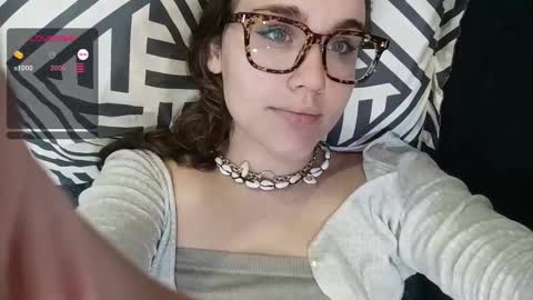 Snapshot of mia_boone chatting on 12/03/24, 07:22 mia_boone online show from 12/03/24, 07:22