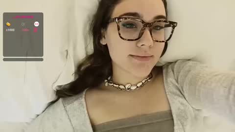 Snapshot of mia_boone chatting on 01/17/25, 11:18 mia_boone online show from 01/17/25, 11:18